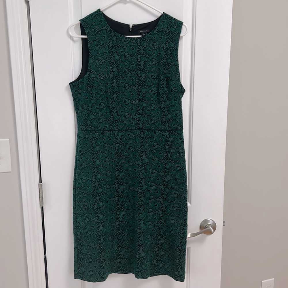 Ann Taylor sleeveless green and black lace dress
